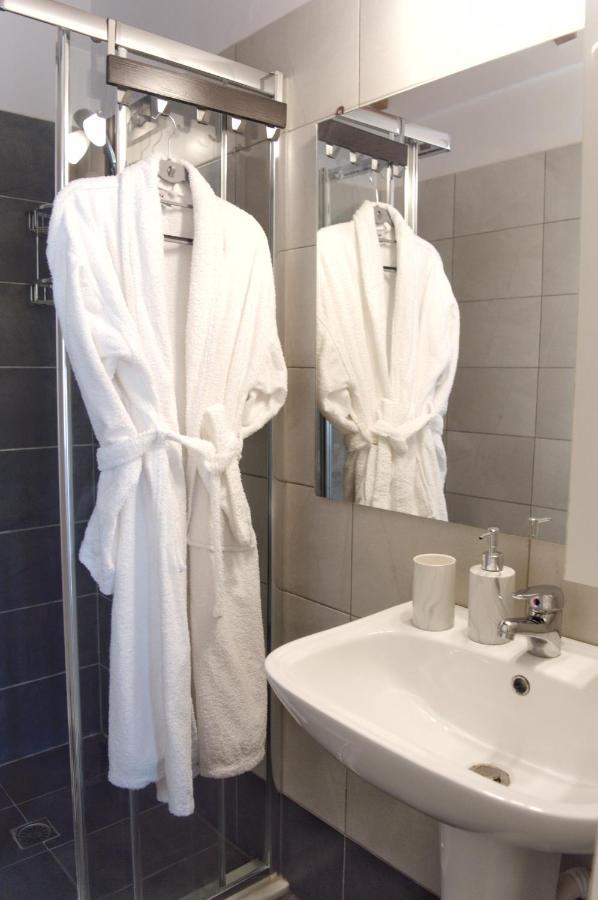 La Maison Bleue Apartment Ликсури Екстериор снимка